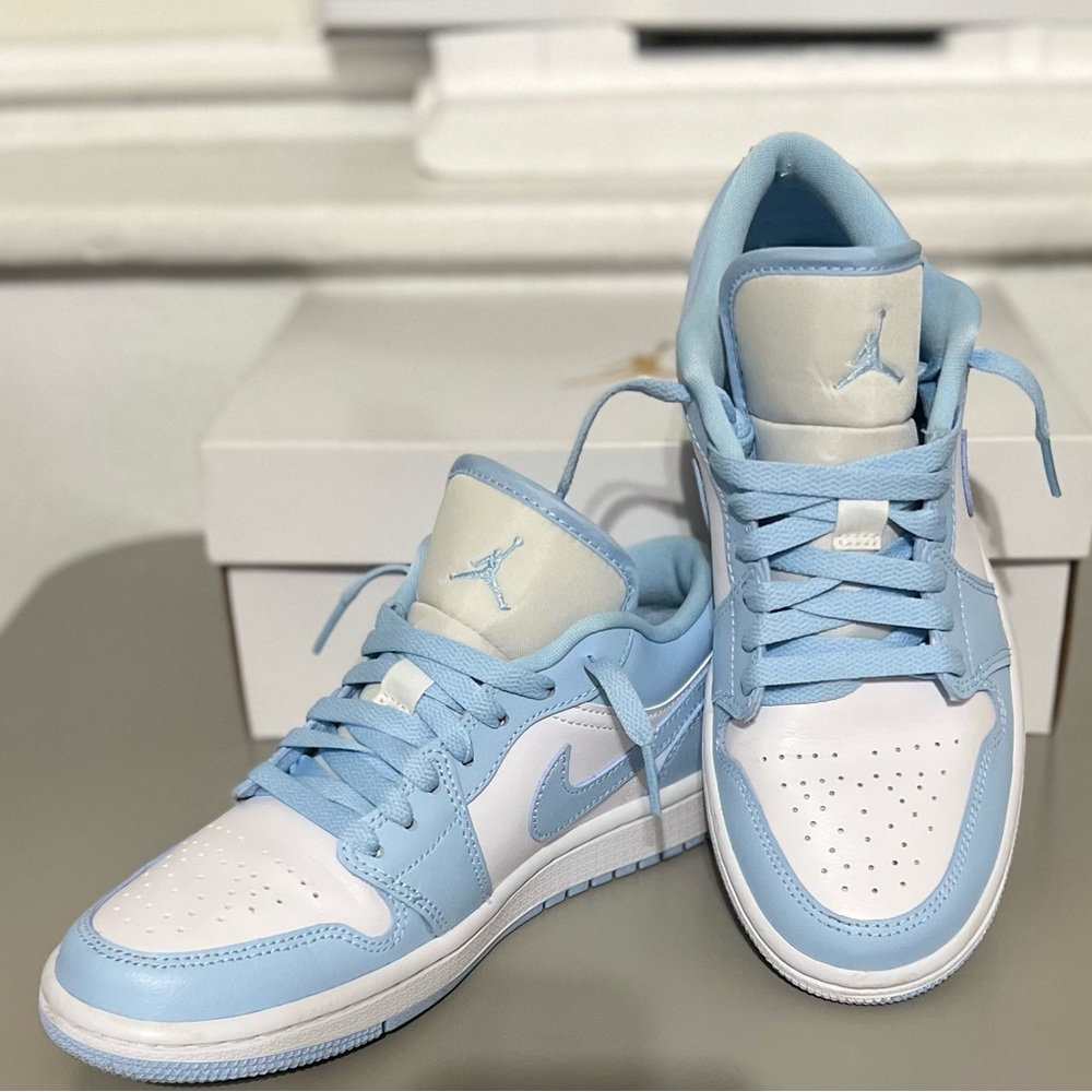 COPY - Wmns Air Jordan 1 Low size 7